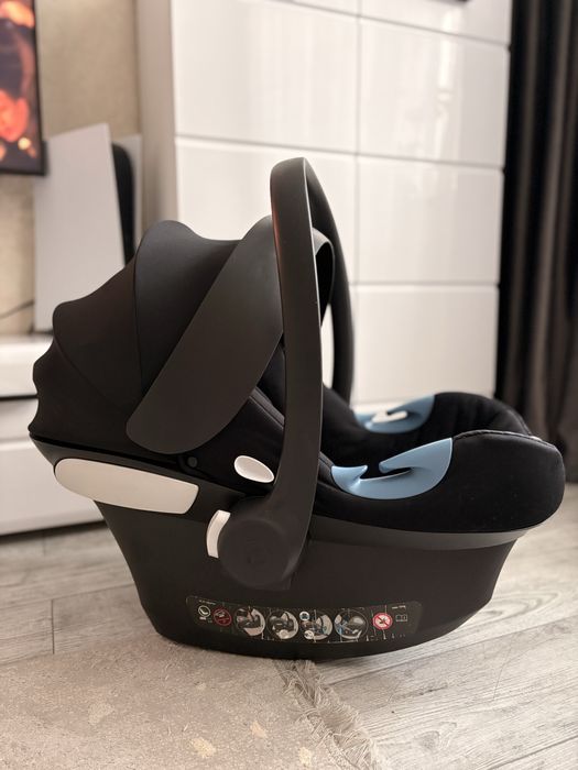 Автолюлька Cybex Aton M + адаптери