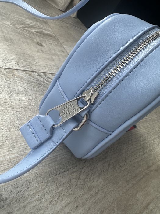 Listonoszka tommy hilfiger jasno niebieska nowa