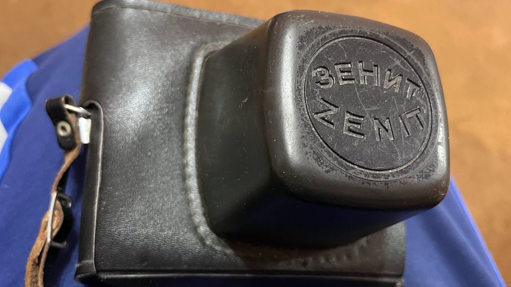 Фотоапарат Zenit E