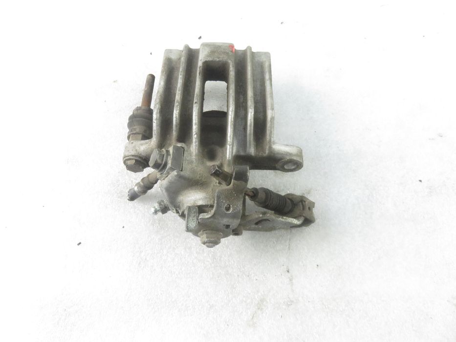 Zacisk Prawy Tył Audi A3 (8l1) 1.6 - Akl