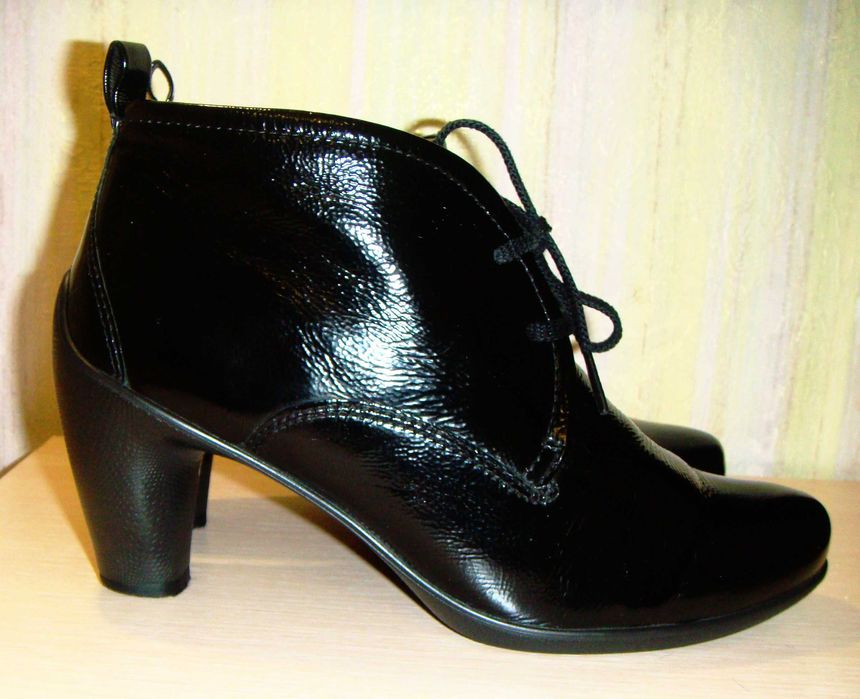 Ботинки жен Ecco Экко,39,натуральная лакир. кожа