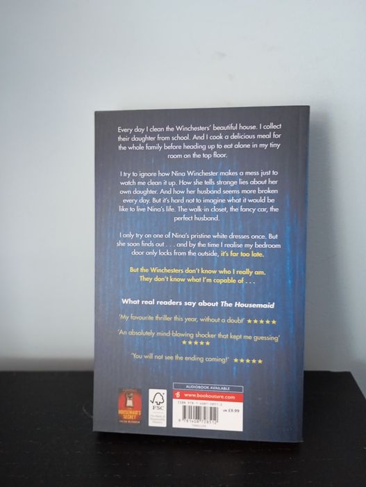 Livro " The housemaid"