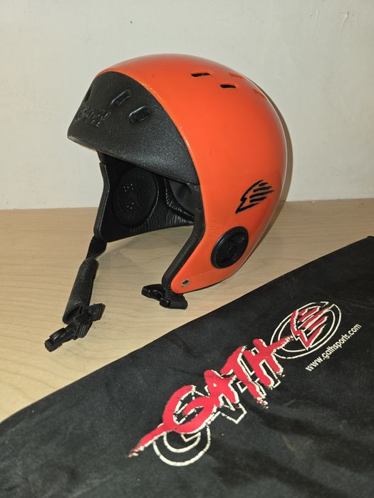 Capacete Gath Eva para Surf Desportos aquaticos