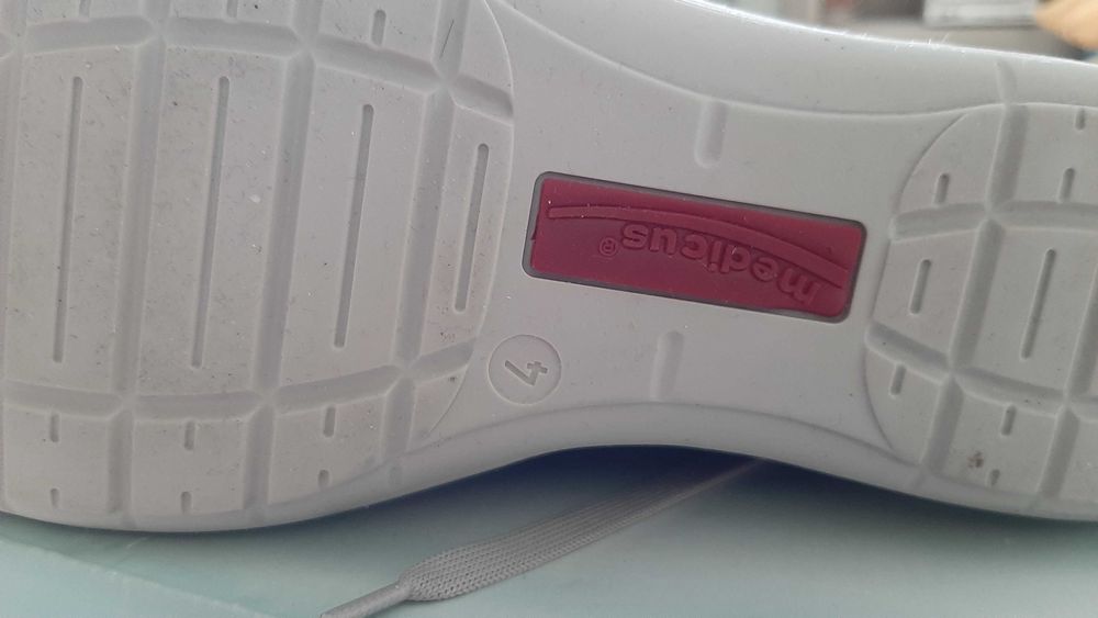 Sneakersy damskie rozm. 4