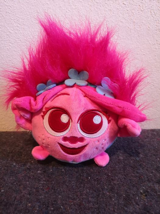 Peluches trolls e burro