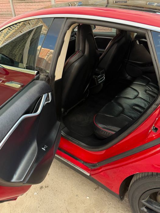 Tesla model S 85P