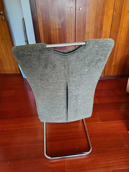 Conjunto de cadeiras de jantar