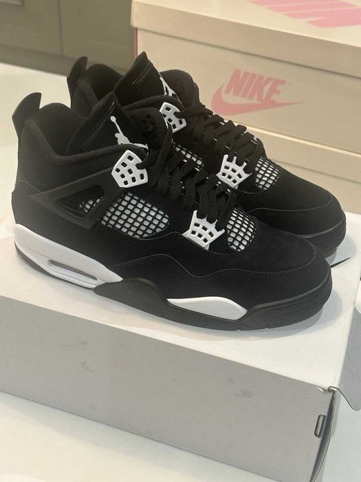 Jordan 4 Retro White Thunder R.44
