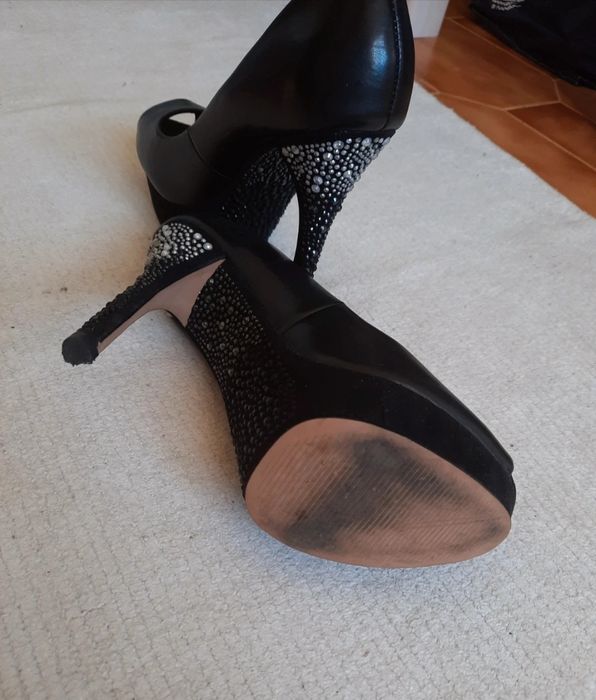 Sapatos altos com brilhantes  da Aldo