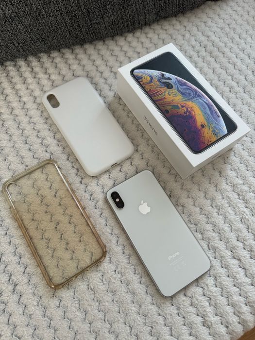 IPhone XS z pudełkiem i ładowarką