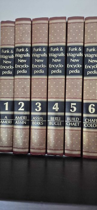 Enciclopédia completa em inglês (Funk & wagnalls New Enciclopedia)