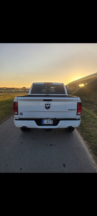 Dodge Ram 1500 5.7 HEMI 4x4 – V8 | 2017 | 6 osób