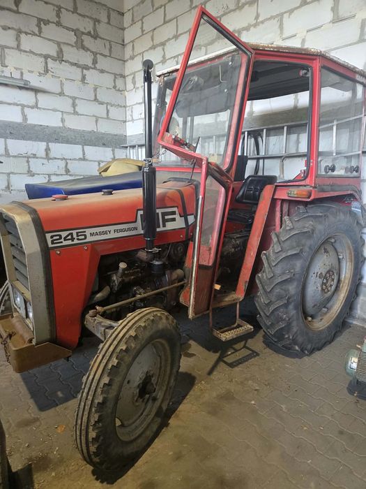 Ciągnik Massey Ferguson 245