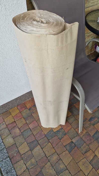 Papier falisty w rolce 1m szerokości