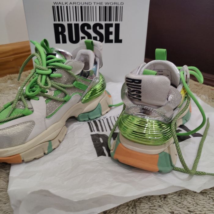 Ténis - Sapatilhas - Russel - Tamanho 36 - Em excelente estado