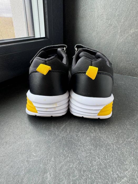 Кросівки кеди для хлопчика Sinsay Batman весна літо