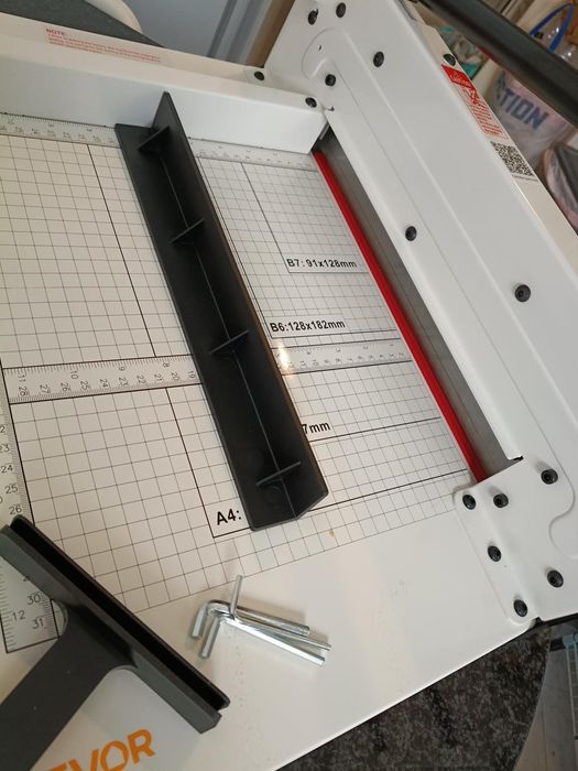 Guilhotina Vevor 12" / Nova