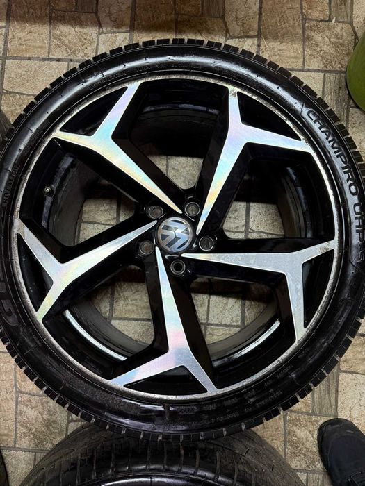 Диски Volkswagen Passat 255/40/R19