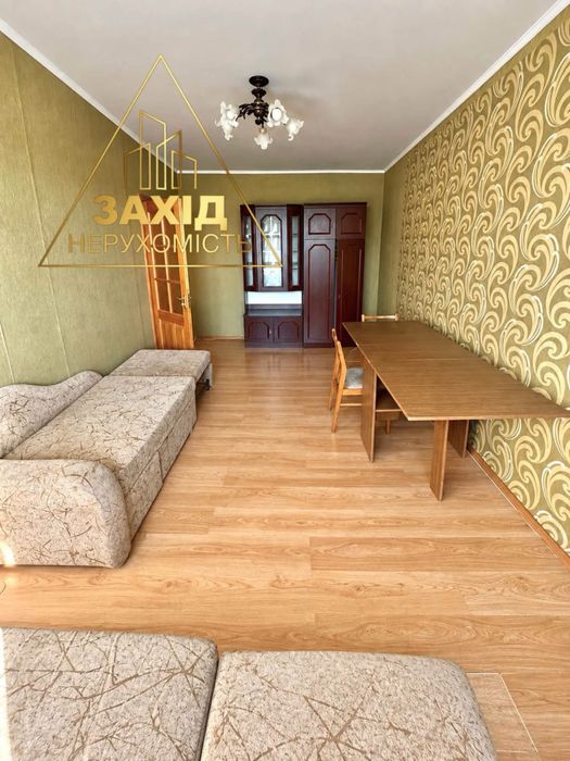 Двокімнатна біля Північного ринку на пр. Молоді