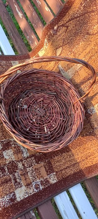 Koszyk  pleciony  duży