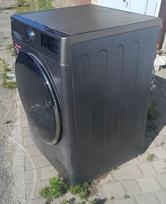 Пральна машина LG на 9 кг