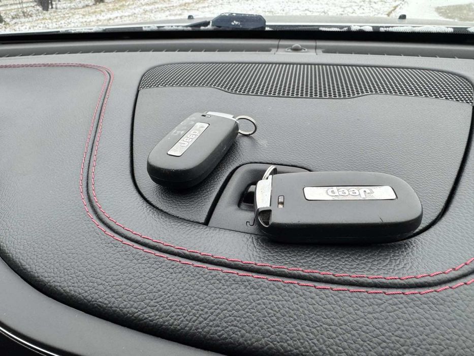 Jeep Cherokee trailhawk власник