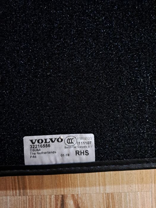 Volvo XC 60 II Oryginalne dywaniki welurowe R-Design OE