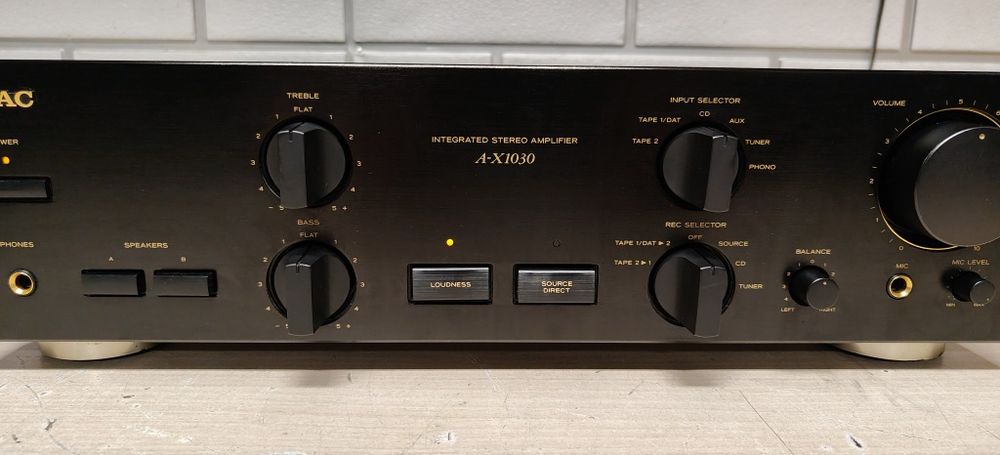 Wzmacniacz stereo TEAC X-A1030 Integra.