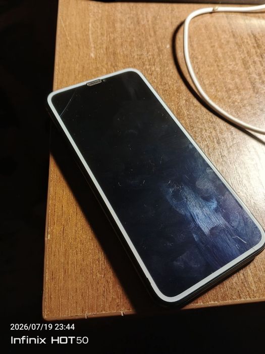 Обменяю iphone xs(опис)