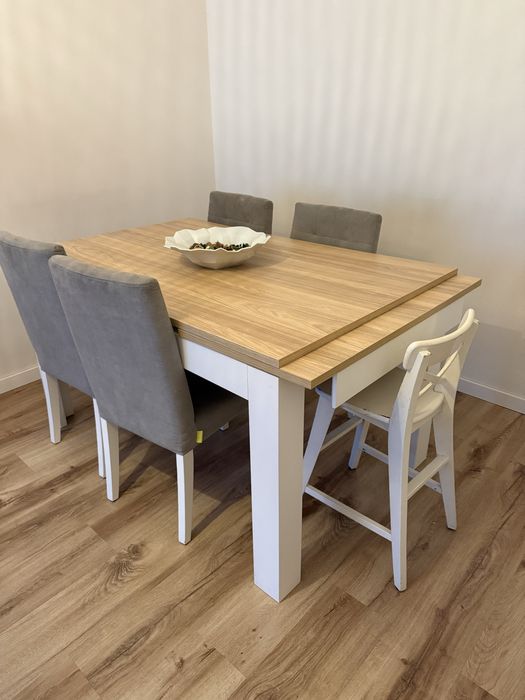 Mesa extensivel com 4 cadeiras