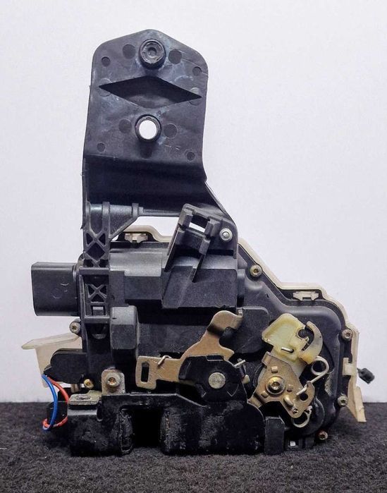 Fechadura / Fecho Porta Frente Direito VW PASSAT B5.5 (3B3) ano 2002
