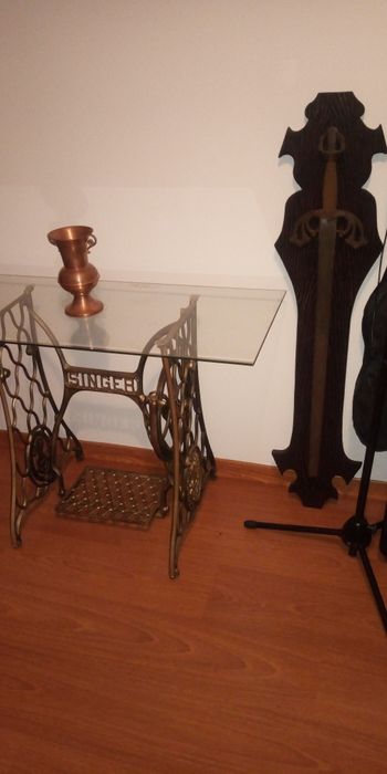 Mesa de vidro artesanal