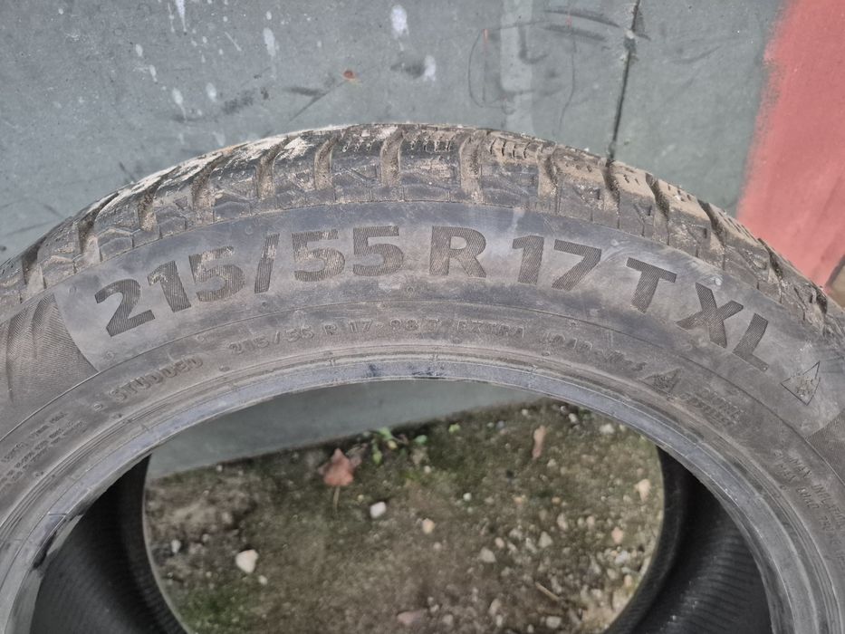 Продам пару зимних шин 205/55/r17 Continental Ice Contact 2