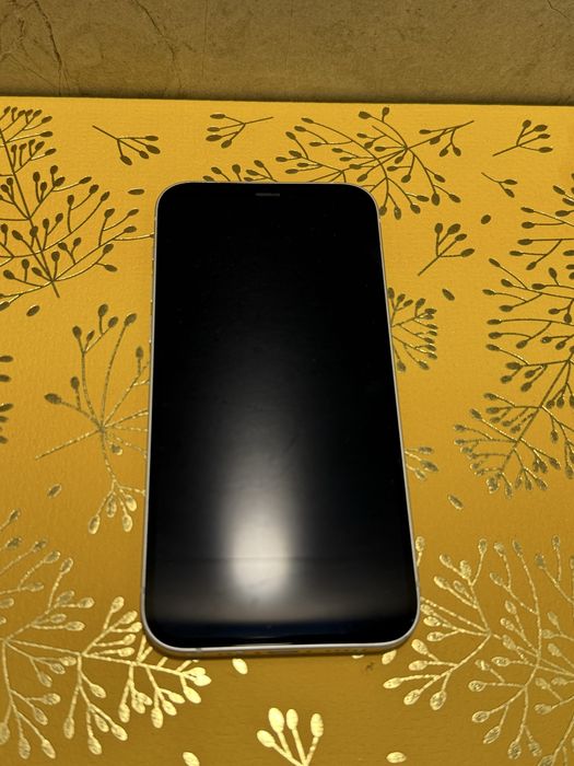 Продам iphone 12/64GB