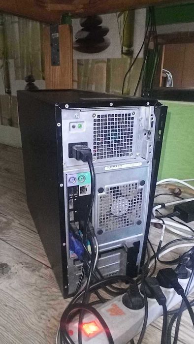 Komputer Dell Precision T1650, duży monitor, klawiatura, głośniki