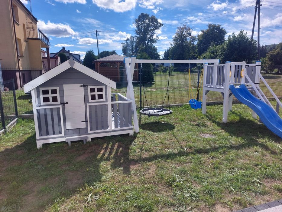 Plac zabaw domek