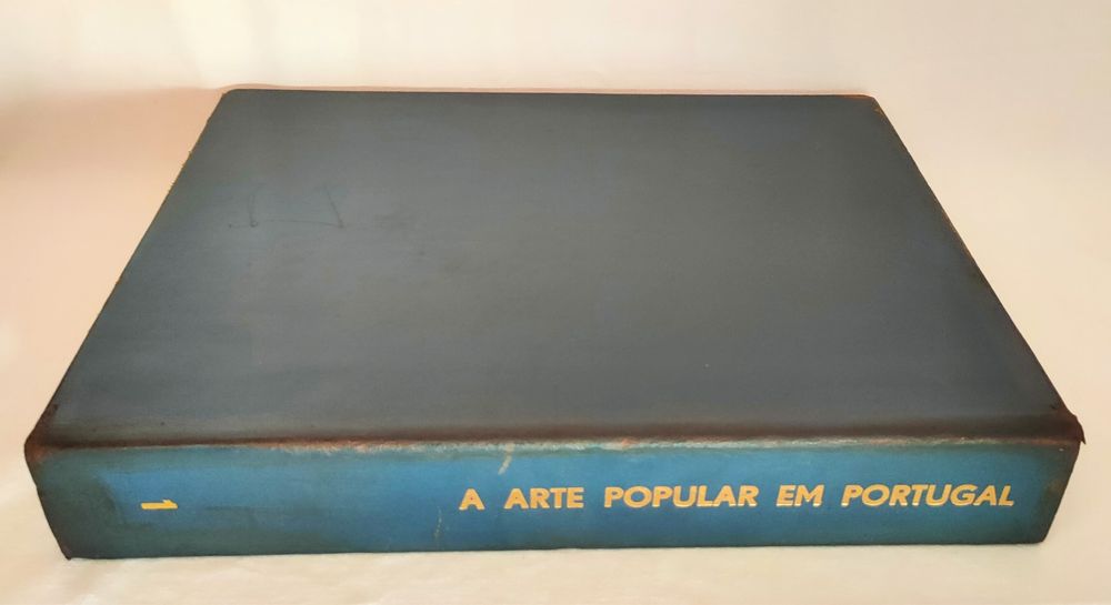 Livro "A Arte Popular em Portugal 1" Capa em Couro
