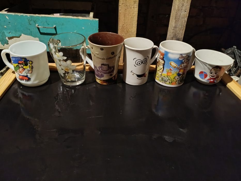 Чашки, різні, по 10 грн