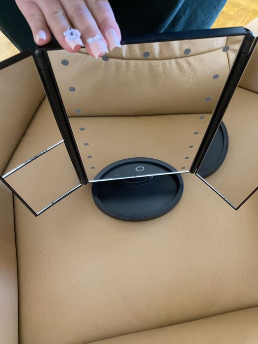 Зеркало с подсветкой косметическое