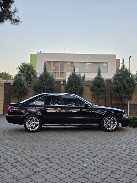 Продам бмв е39 520i