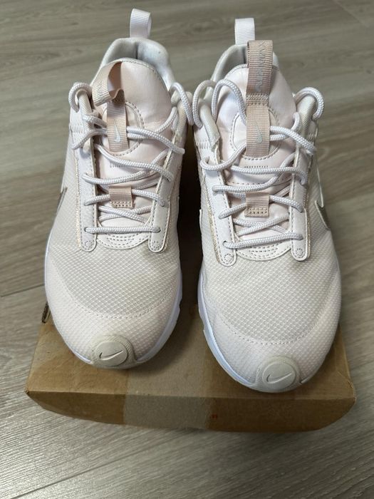 Жіночі кросівки Nike