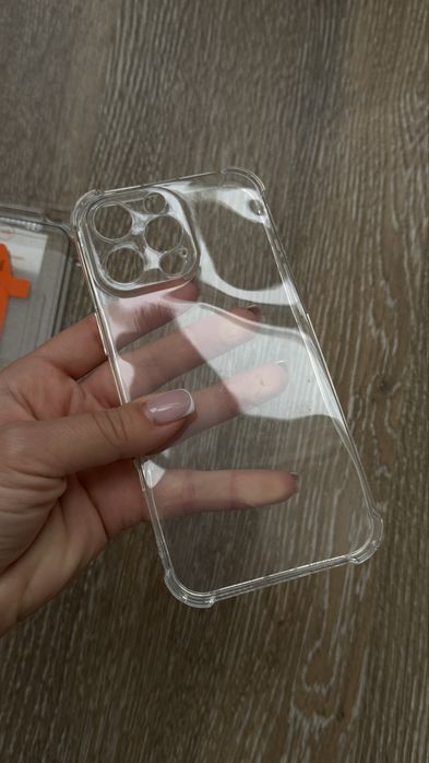 Чехол та захисне скло на 16 Pro max новий