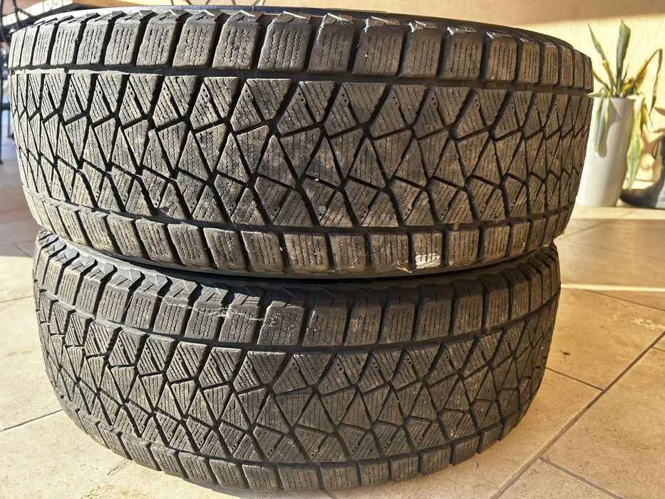 Резина BRIDGESTONE 215*65 r16 зимова 2019 року