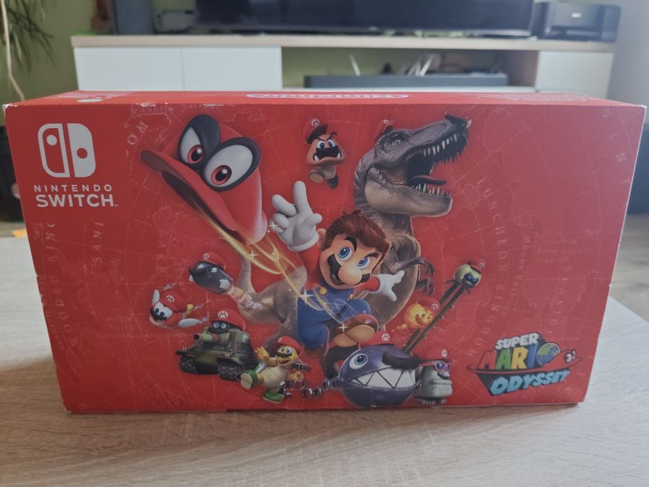 Konsola Nintendo switch box super Mario