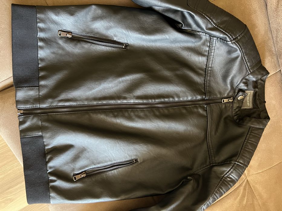 Шкіряна куртка чорна