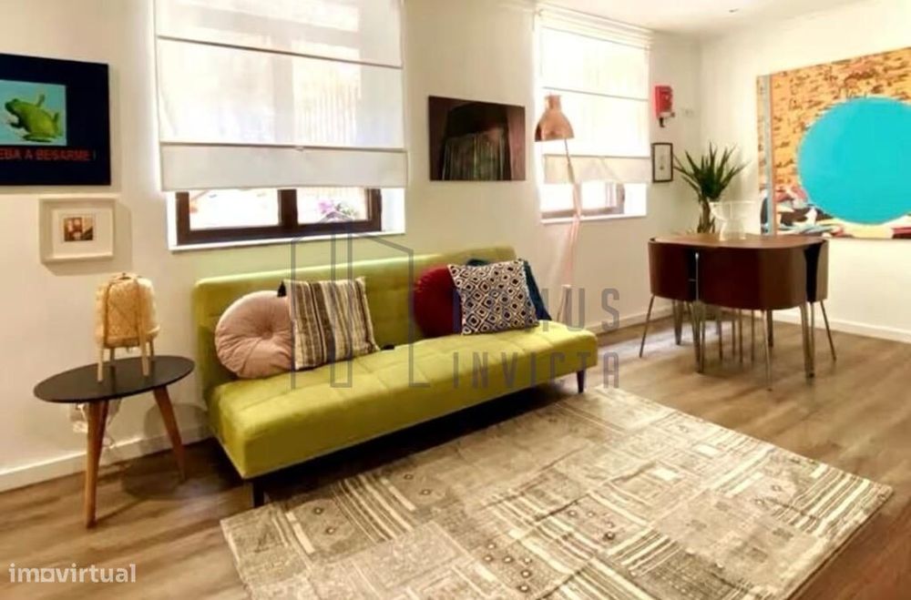 Apartamento T1 com terraço para arrendamento em pleno coração de Mirag