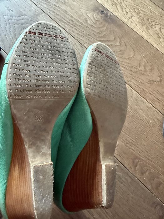 Zielone buty na koturnie rozmiar 38 Miz Mooz