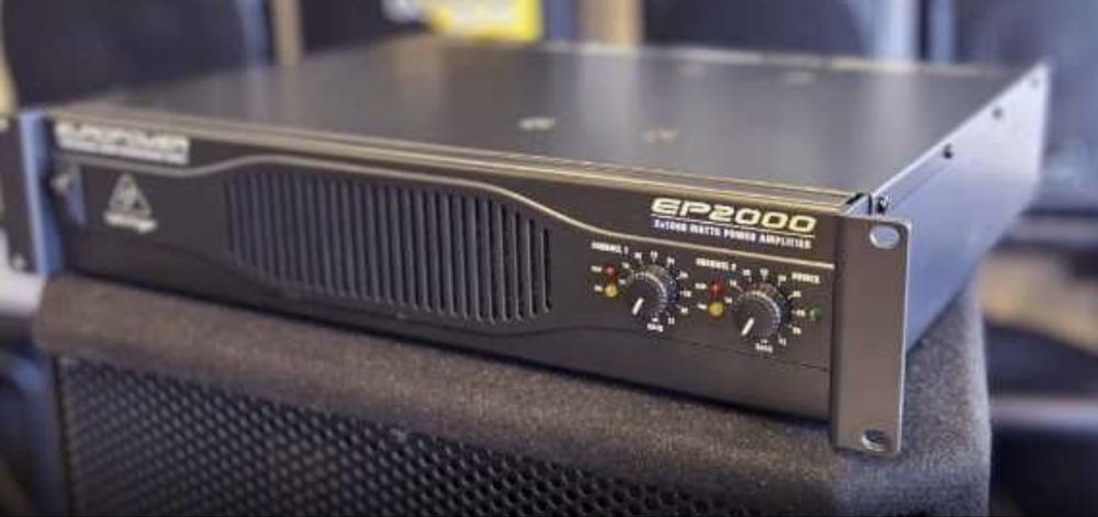 Behringer Europower EP4000 - 2 Amplificadores