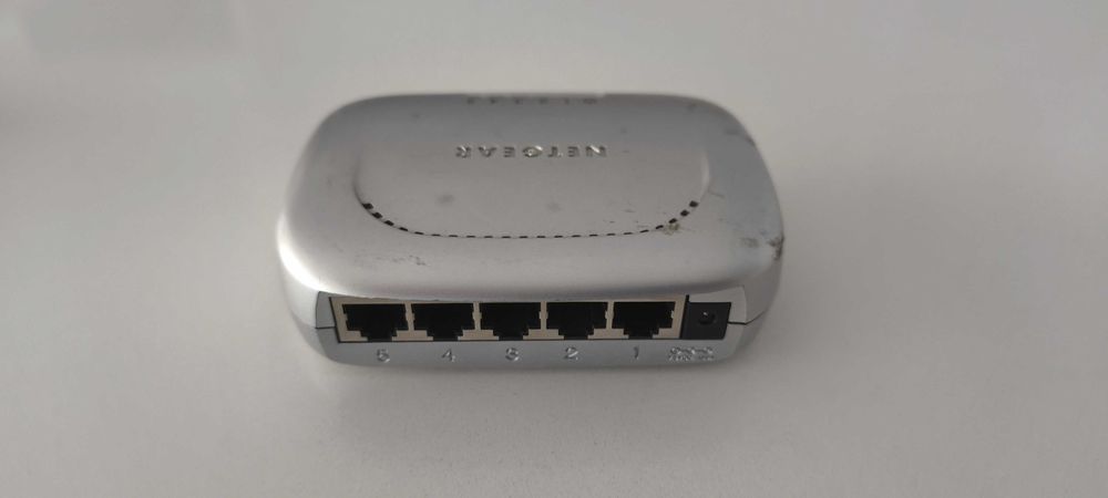 Switch NetGear FS605 v2