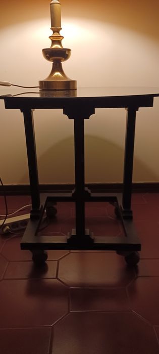 Mesa com tampo de vidro